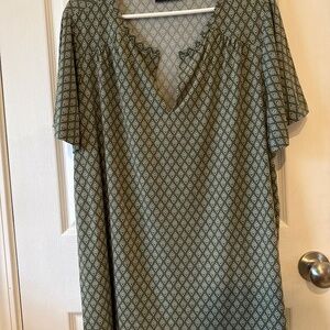 Women’s lightweight tunic top New